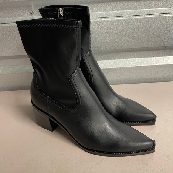 Dolce Vita Women's Black Zippered Pointed Toe Josiah Bootie Block Heel Boots 11 - Picture 4 of 9